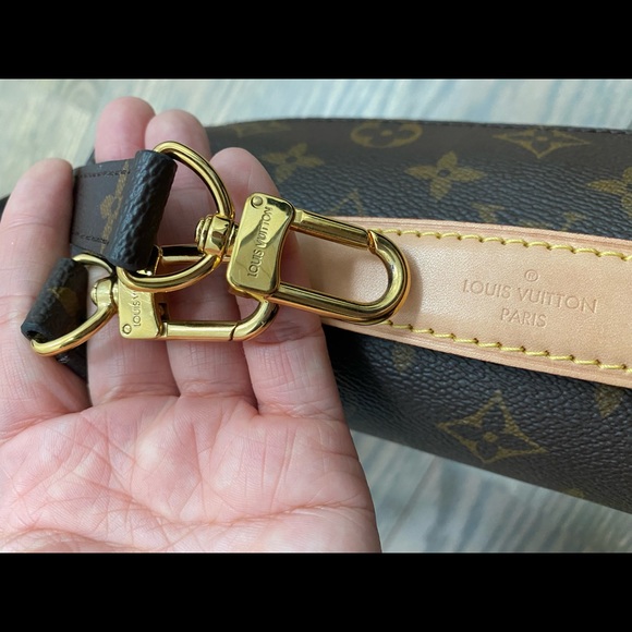 Louis Vuitton pochette bag - Picture 2 of 4